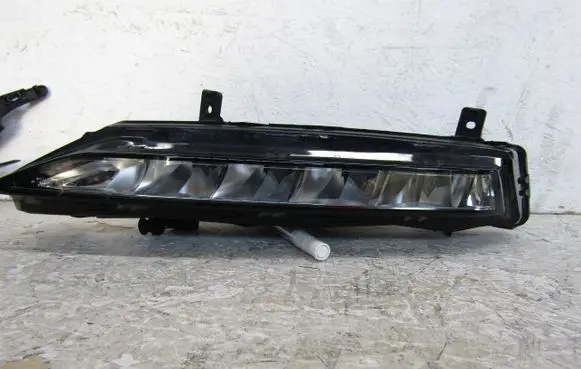 Skoda Superb B8 (3V) Front fog light 3V0941699B 90150336