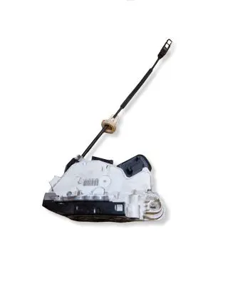 Volkswagen Golf VI Front door lock 5K1837015B