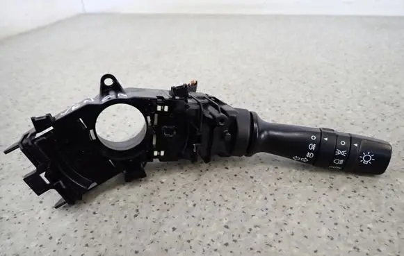 KIA Venga Tailgate/trunk/boot open switch 934101M630