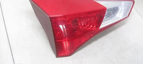 Toyota RAV 4 (XA40) Tailgate rear/tail lights