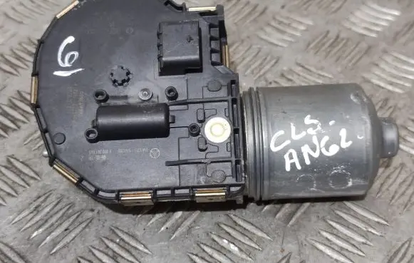 Mercedes-Benz CLS C219 Wiper motor 0390241865 1137328268