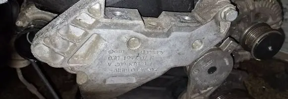 Volkswagen PASSAT B6 Engine mounting bracket 03G199207F