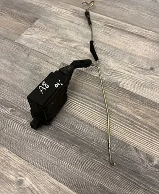 Fuel tank cap lock