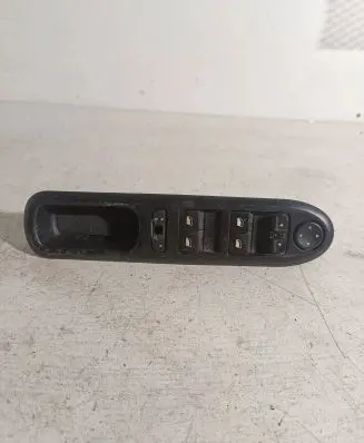 Peugeot 407 Electric window control switch 53269700 53269704