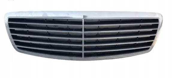 Mercedes-Benz E W211 Front bumper upper radiator grill