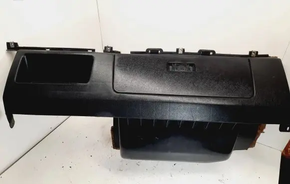 Dashboard lower bottom trim panel