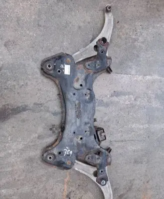 Hyundai i40 Front subframe 624013Z100 V02100HC110196