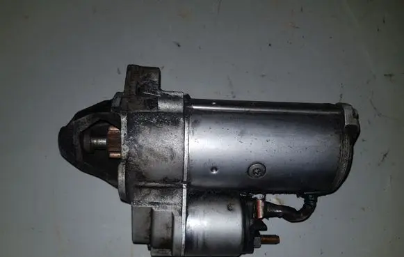Volkswagen PASSAT B5 Starter motor