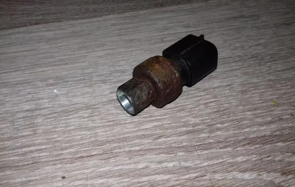 Volvo V50 Air conditioning (A/C) pressure sensor 5113L1125A XS4H19D594AA