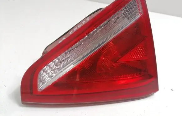 Audi A5 8T 8F Tailgate rear/tail lights 8T0945094