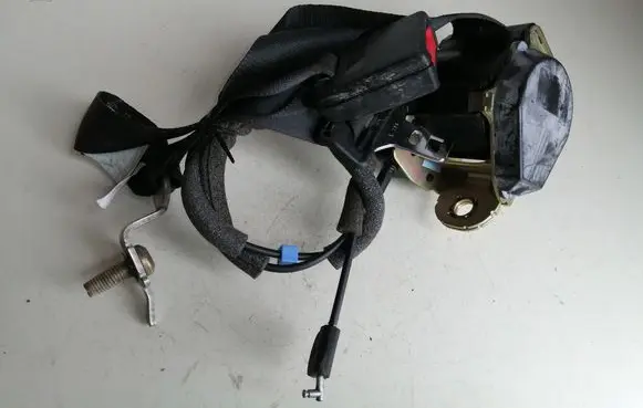 Ford Escape II Rear seatbelt P601333148F 520524500A BL8478613E59A
