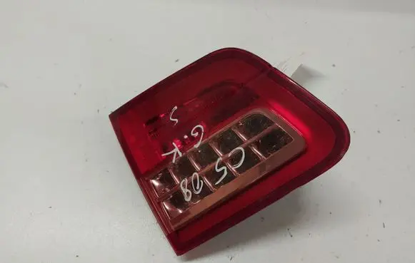 Tailgate rear/tail lights
