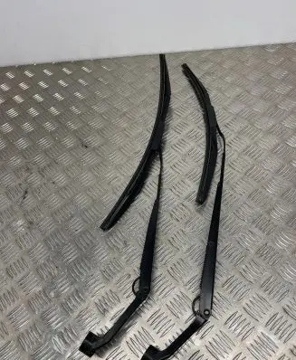 Suzuki Swift III Windshield/front glass wiper blade 