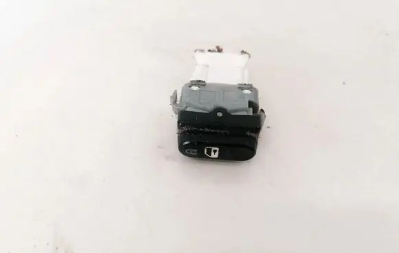 Nissan Qashqai Central locking switch button 2808203