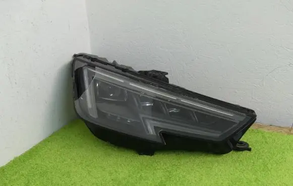 Audi A4 S4 B9 Headlight/headlamp 8W0341036C