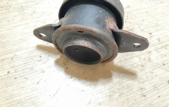 Nissan Leaf II (ZE1) Engine mount bracket