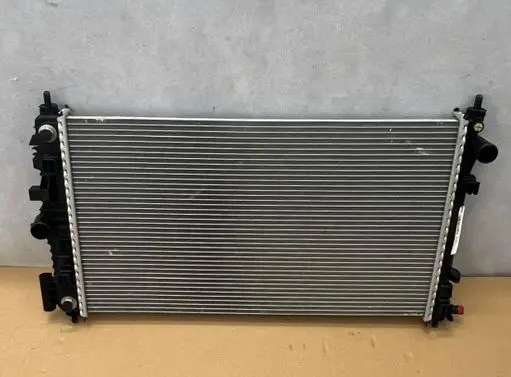 Opel Insignia B Coolant radiator 10080185