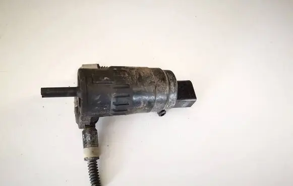 Skoda Octavia Mk2 (1Z) Windscreen/windshield washer pump 1k6955651