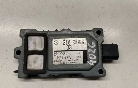 Mercedes-Benz E W210 Reducing agents exhaust control unit 2108300672 A2108300672