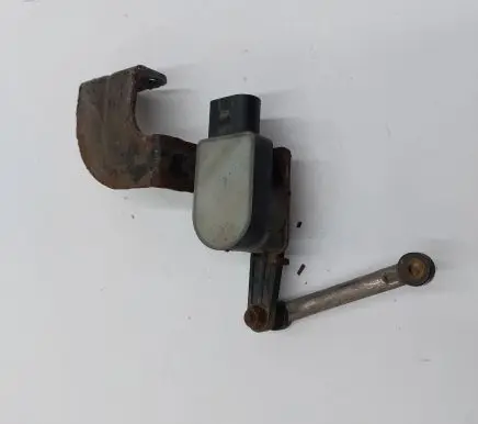 Nissan Leaf II (ZE1) Headlight/headlamp level sensor 