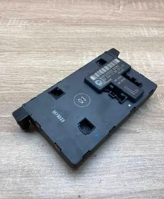 Mercedes-Benz C W203 Door control unit/module 2038201385