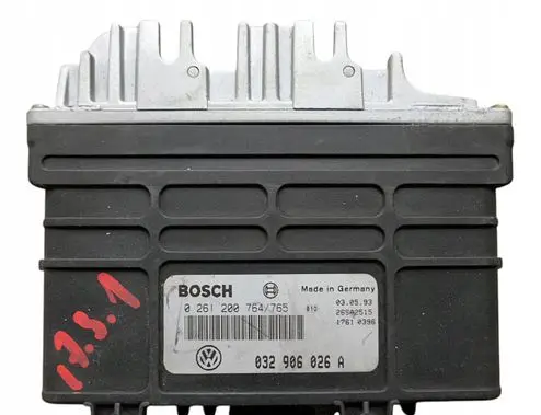 Volkswagen Golf III Engine control unit/module 032906026A