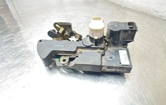 Opel Frontera B Rear door lock 16634325 319812