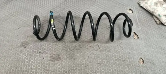 Peugeot 208 I Rear coil spring 