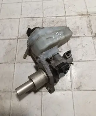 Audi A3 S3 8P Master brake cylinder 03355890101