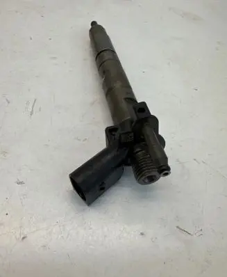 BMW 5 F10 F11 Fuel injector 780547802 M225F6 30K71
