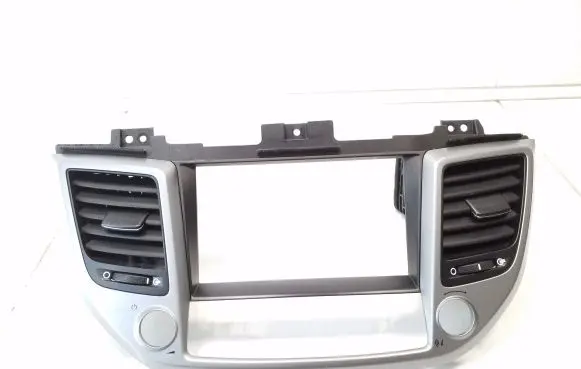 Radio/GPS head unit trim