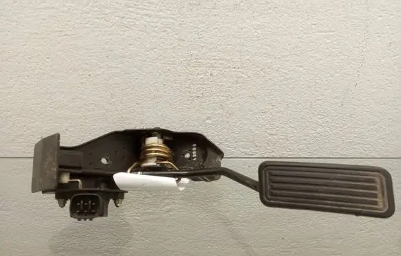Toyota Corolla Verso E121 Accelerator throttle pedal 8928147010