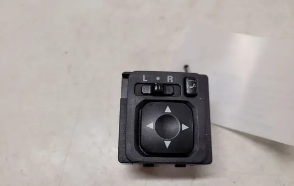 Mitsubishi Grandis Wing mirror switch 183569