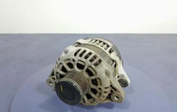 Hyundai Tucson JM Generator/alternator 373002F300