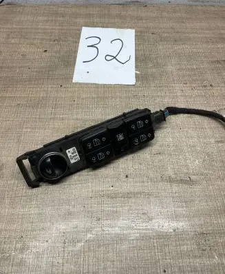 Mercedes-Benz S W220 Electric window control switch A2208213179 501971