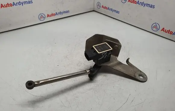 Headlight/headlamp level sensor