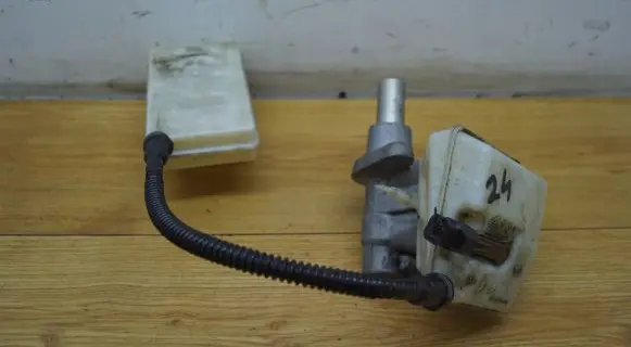 Peugeot 3008 I Master brake cylinder 03355815253