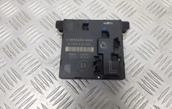 Mercedes-Benz E W211 Door control unit/module 2118201526
