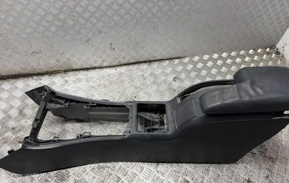 Mercedes-Benz B W245 Center console 