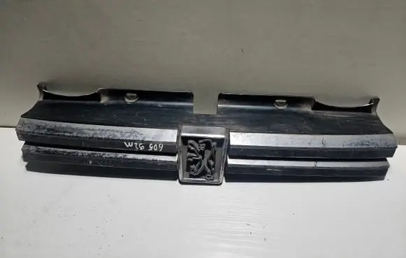 Peugeot 605 Front bumper upper radiator grill 9256247877 50767001