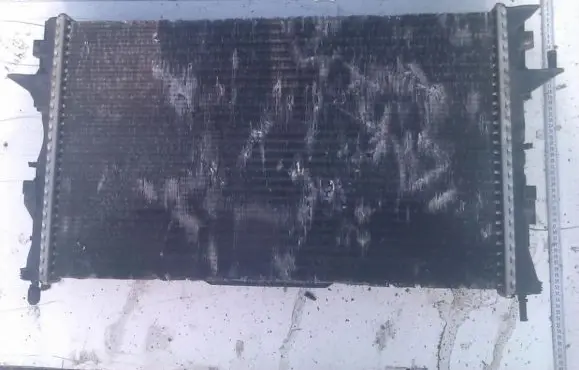 Renault Laguna II Coolant radiator A420I690P20