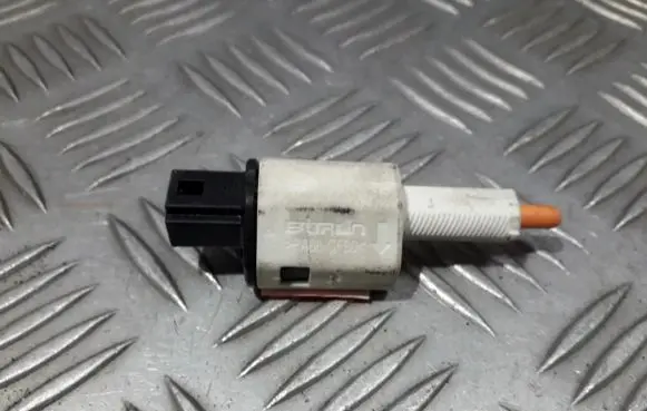 Renault Megane III Brake pedal sensor switch 253200005ra 253200005r-a