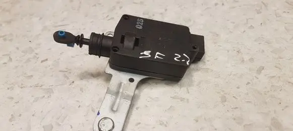 Hyundai Santa Fe Tailgate boot lock/latch motor 
