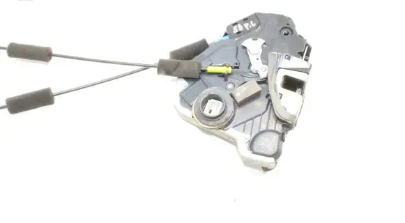 Lexus RX 330 - 350 - 400H Coupe door lock (next to the handle) 