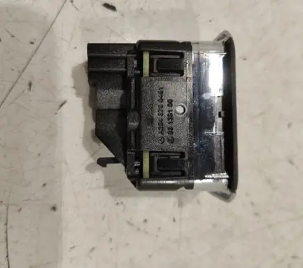 Mercedes-Benz C W204 Electric window control switch A2048700451