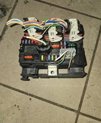 Peugeot 207 BSM Control unit 9667199780
