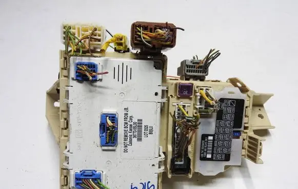 Suzuki SX4 Fuse module 36770-55L00 L0T0325 B55L0