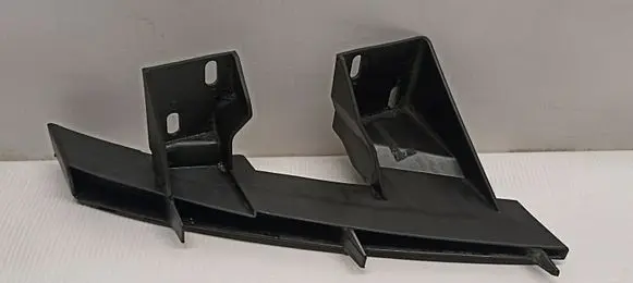 Audi Q7 4L Front bumper mounting bracket 4L0807333