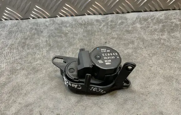 BMW 7 E65 E66 Intake manifold valve actuator/motor 6911920
