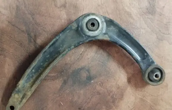 Peugeot 3008 I Front lower control arm/wishbone 7ATGM1